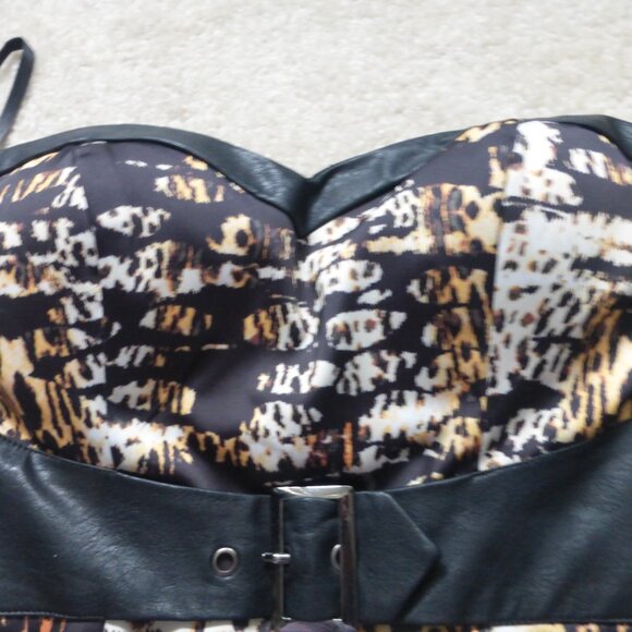 BEBE black, white and yellow abstract print tube top with decorative belt - Picture 4 of 8